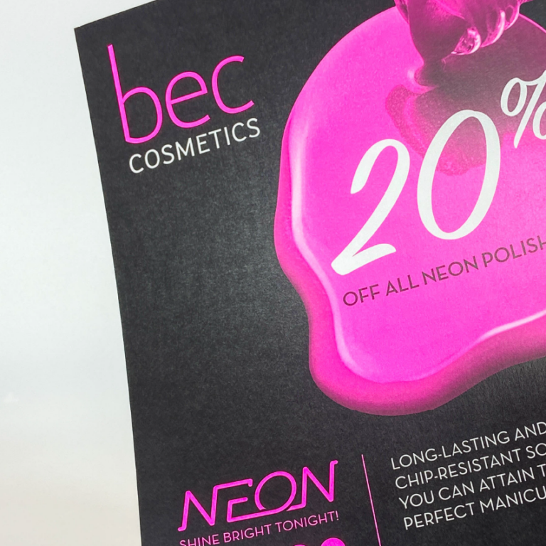 Flyers met neon roze print